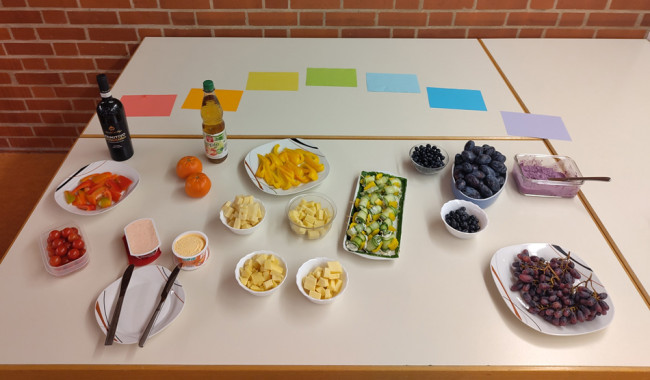 Das Buffet in Regenbogenfarben.
