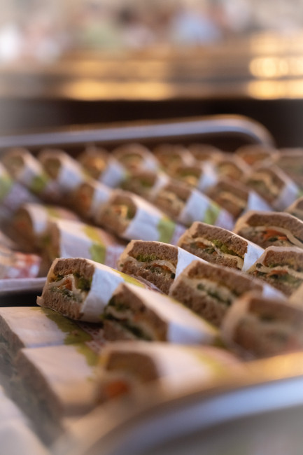 "BROTzeit": Teblet mit belegten Broten