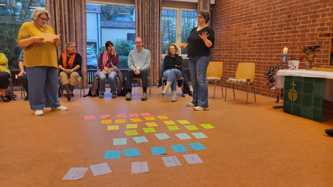Zwei Mitwirkende im Dialog: Gottes Versprechen und der Regenbogen