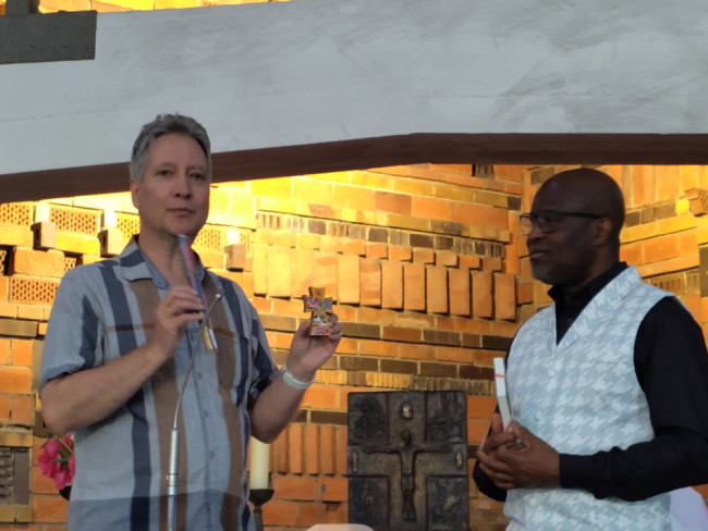 Internationaler Gottesdienst am Pfingstmontag: Entpflichtung von Francis Aigbe aus der Stellvertretenden Verantwortung für das „Forum Internationale Christen für die Stadt“