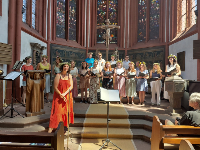 Der Würzburger Lucia-Chor beim Abschluss des Gemeindefestes in der Deutschhauskirche