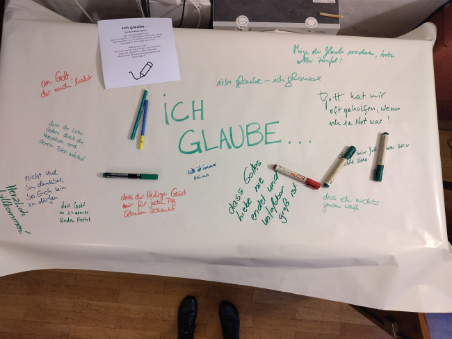 Blatt als Ergebnis eines Schreibgesprächs zum Thema "Ich glaube..."