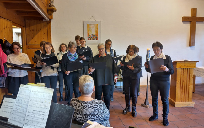 Kantorei beim Singen im Gottesdienst im Remter am 15.2.2026.