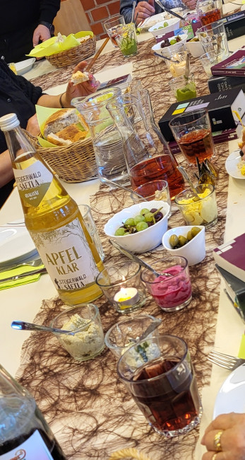 Tischabendmahlsfeier: Das Essen